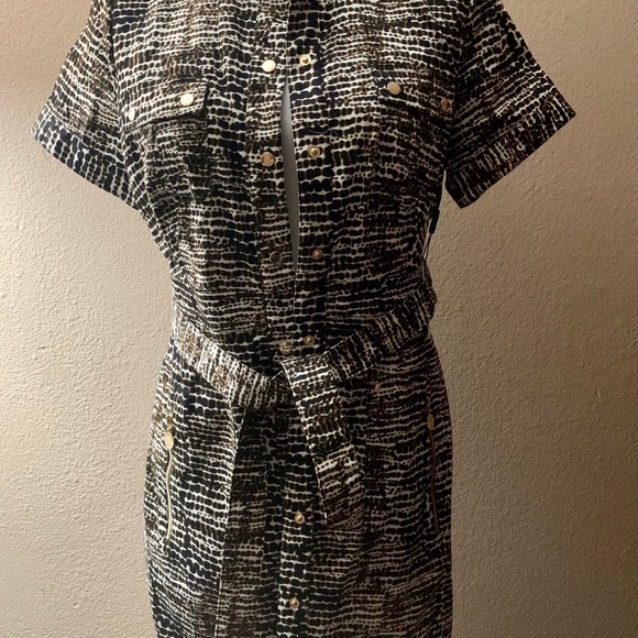 Calvin Klein - Picture 1 of 6